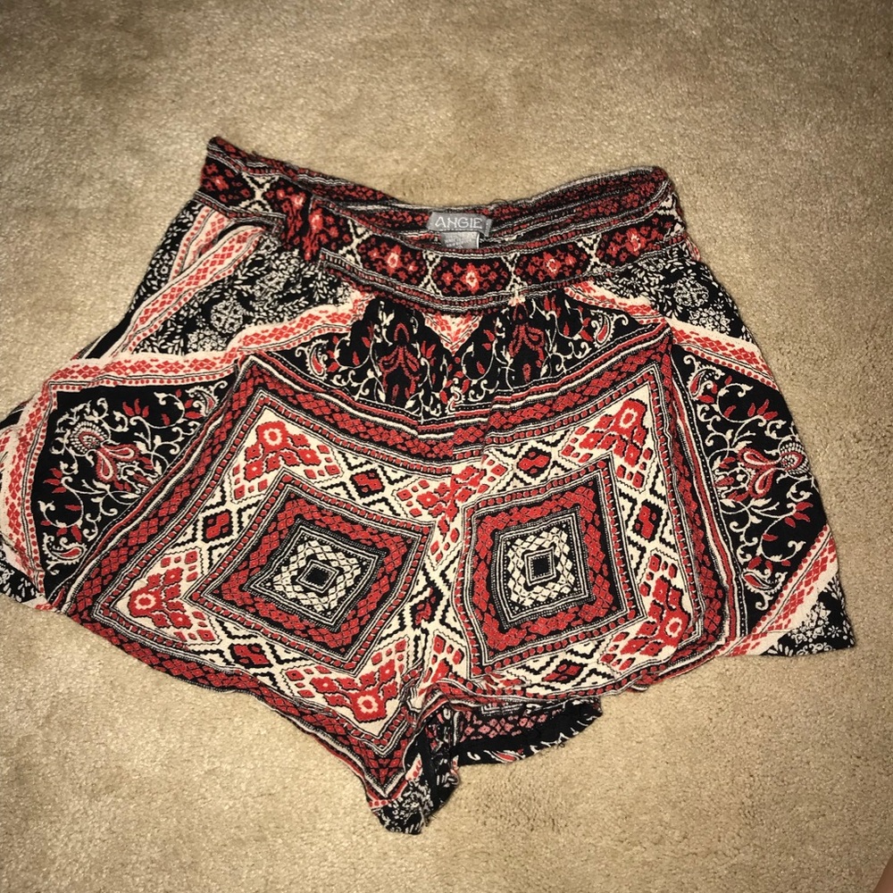Aztec flowy shorts